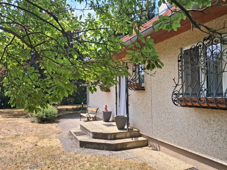 32 Hauseingang Strasshof