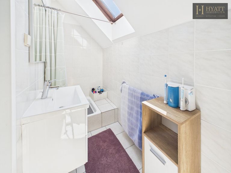 Gebäude 1* Badezimmer 2. Etage