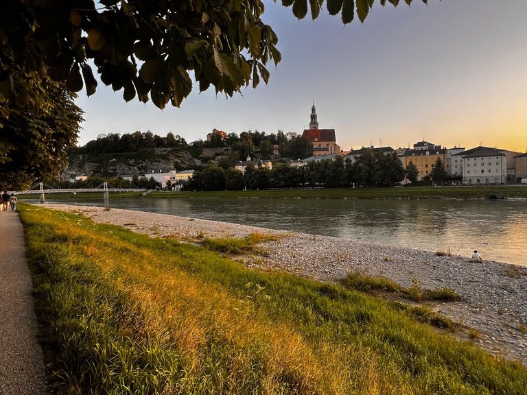 Geh- und Radwege an der Salzach