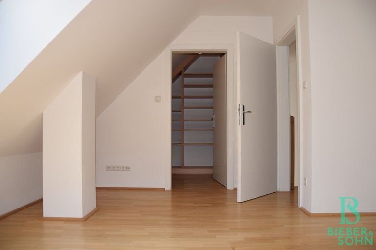 Blick Garderobe Zimmer 1 OG