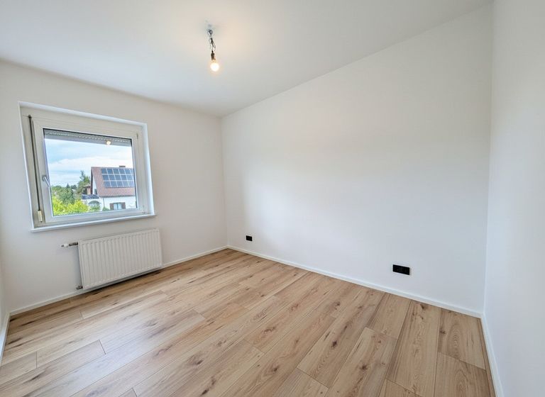 Zimmer 2 mit ca. 14 m²