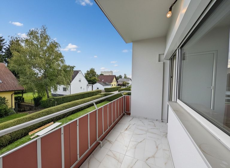 über 5 m² große Loggia mit Süd-Ausrichtung
