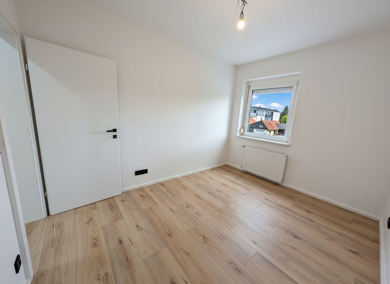Zimmer 1 mit ca. 11 m²