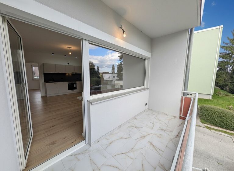 über 5 m² große Loggia mit Süd-Ausrichtung