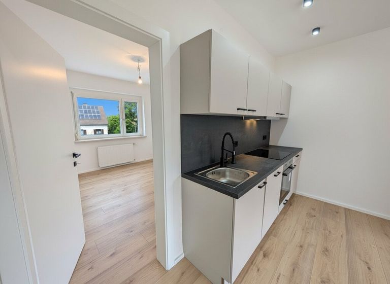 Zugang Zimmer 2 mit ca. 14 m²