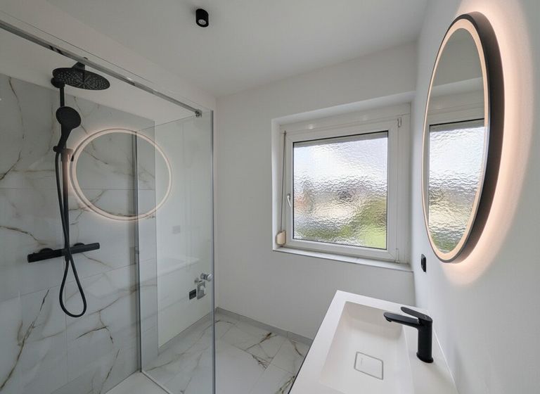 neu saniertes Badezimmer