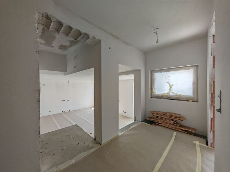 Vorraum mit Blick ins Wohnzimmer