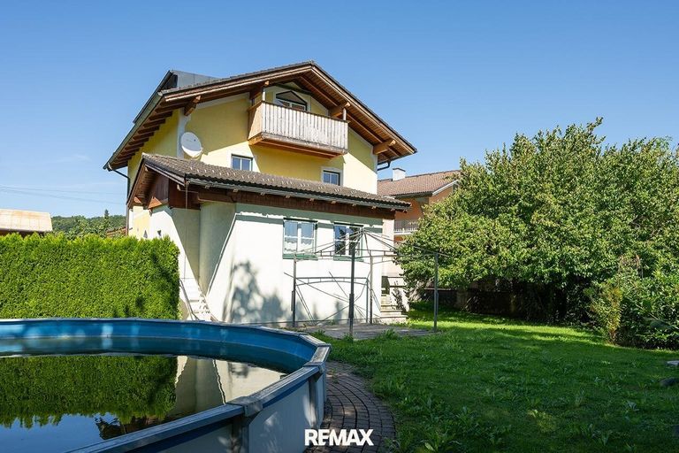 Garten mit Pool