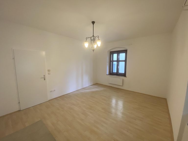 8 Wohnzimmer b