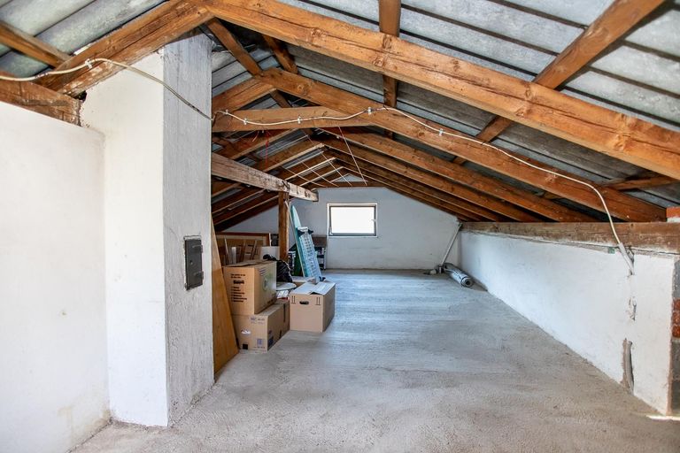 Werkstatt über Garage
