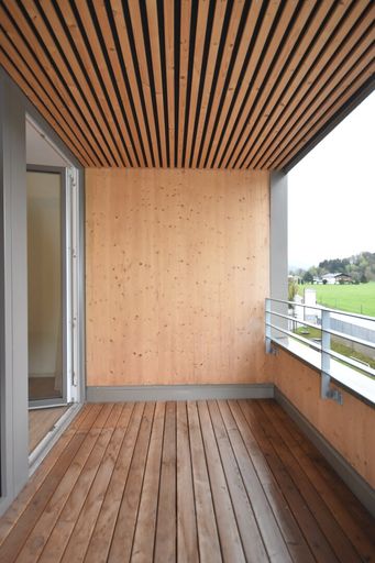 Balkon - Modernes und geräumiges Appartement mit großer Loggia und Bergblick
