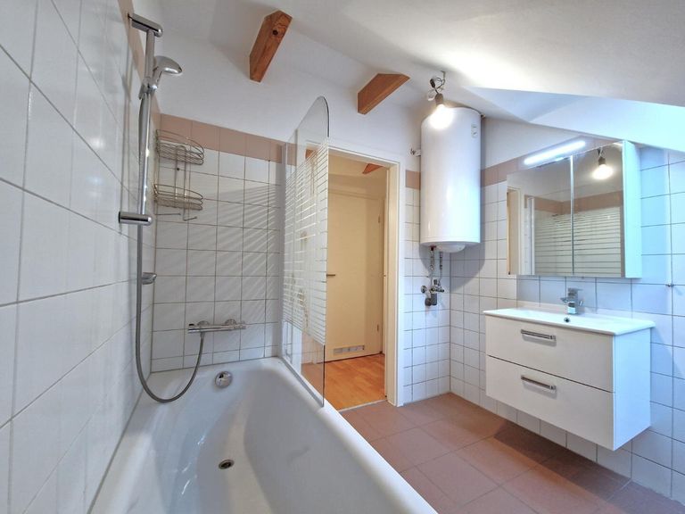 Badezimmer mit Wanne