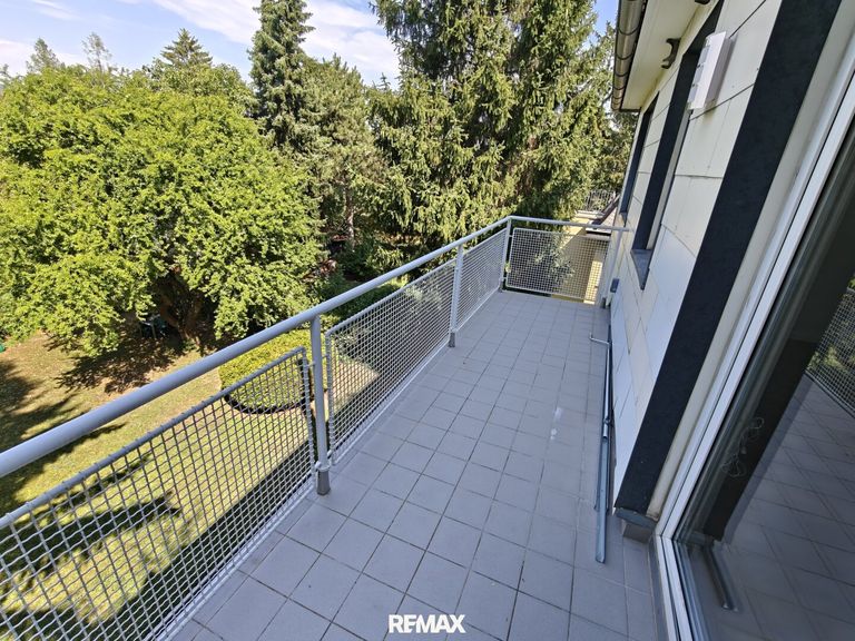 gartenseitiger Balkon