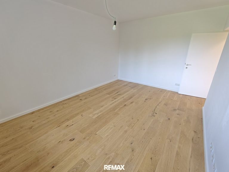 Schlafzimmer 1 - Perspektive zur Türe