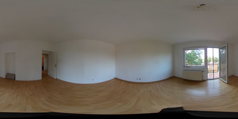 Zimmer mit Ausgang auf den Balkon ca. 18,7 m²