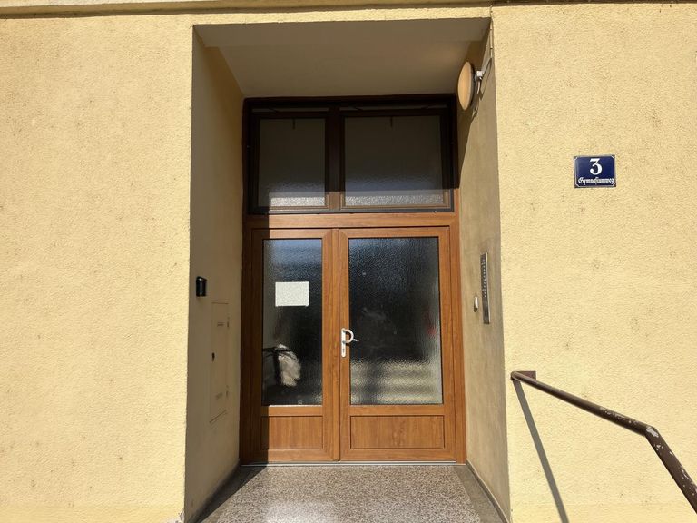 Eingang Gymnasiumweg 3