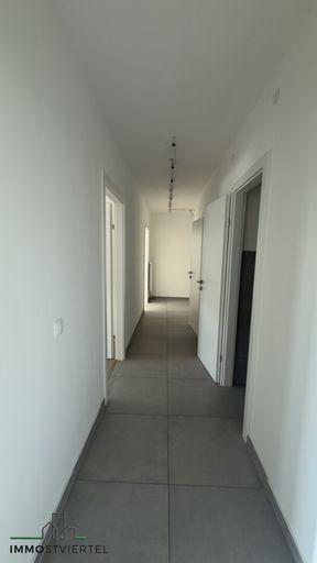 Vorraum alle Räume zentral begehbar