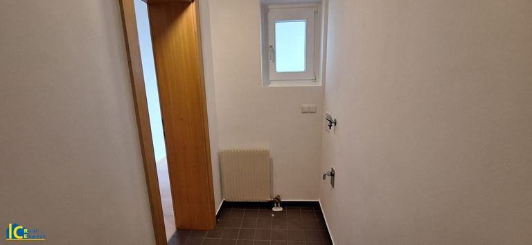 Abstellraum mit Waschmaschinen Anschluss
