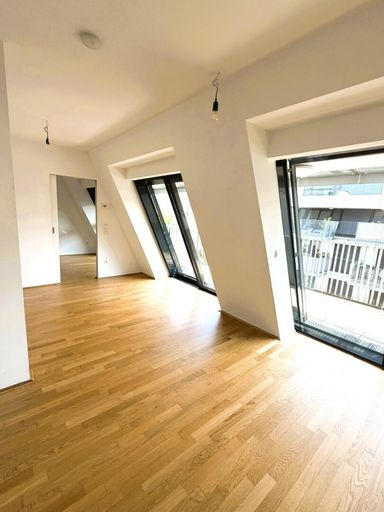 Wohnraum mit Blick auf Terrasse