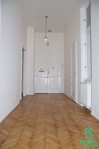 Vorraum/Blick Eingang