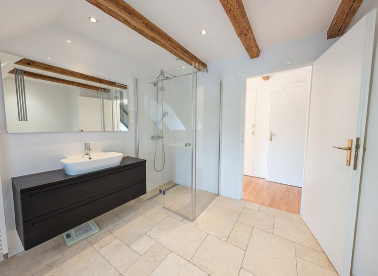 Badezimmer mit über 13 m²