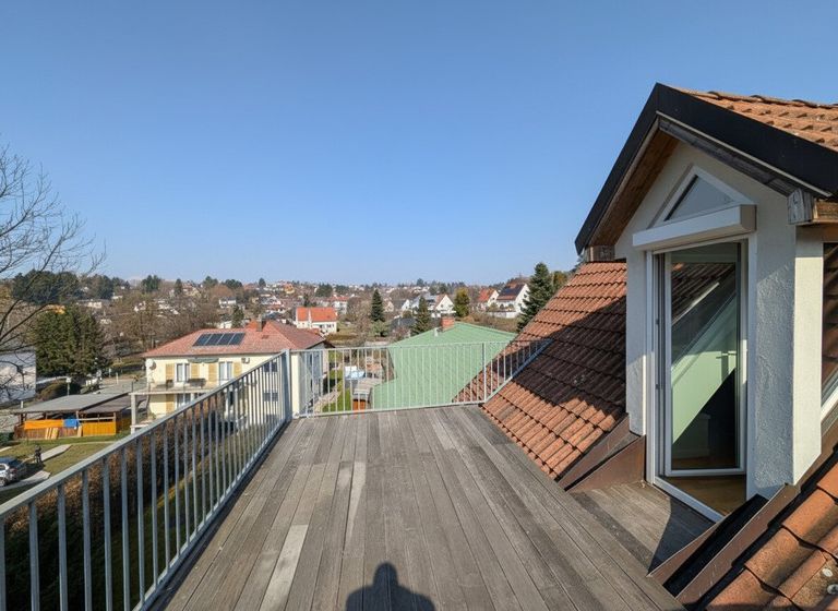 Viel Platz im Außenbereich auf oberster Eben!