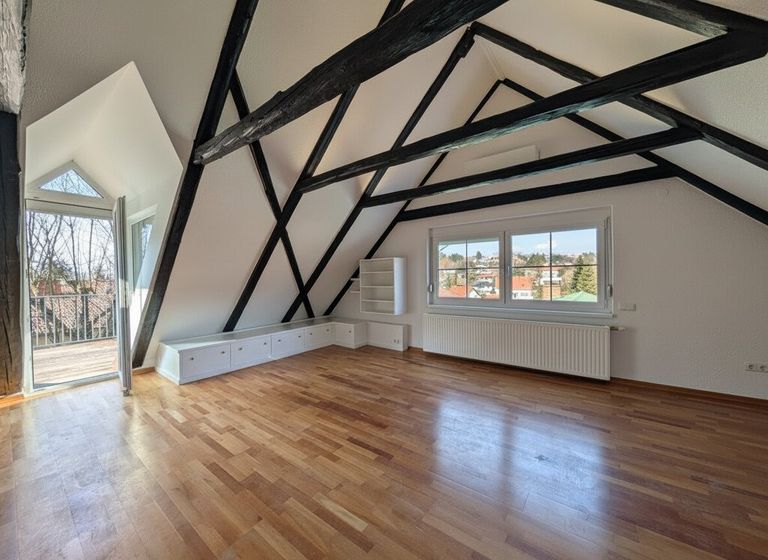 Zugang zur fast 17 m² großen Dachterrasse
