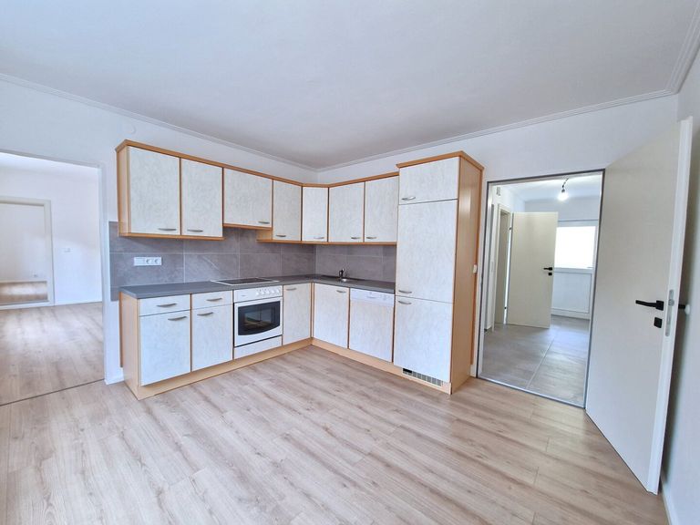 Küche mit Platz für Essbereich, ca. 13,8 m²