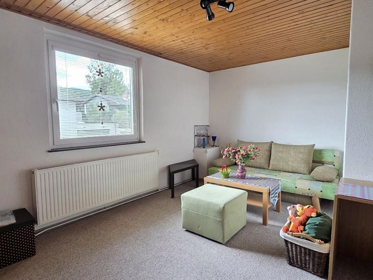 Zimmer 1, DG
