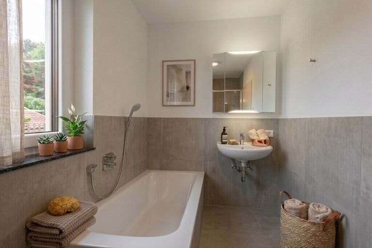 Langkampfen-4-Zimmer-Wohnung-Badezimmer