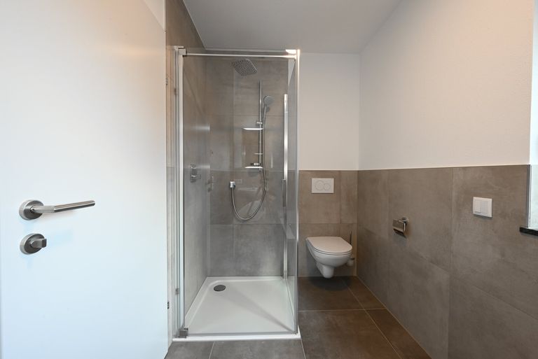 Langkampfen-4-Zimmer-Wohnung-Badezimmer +