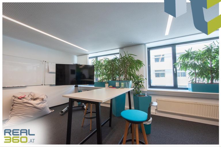 Hochtisch mit Barhocker für "get together"