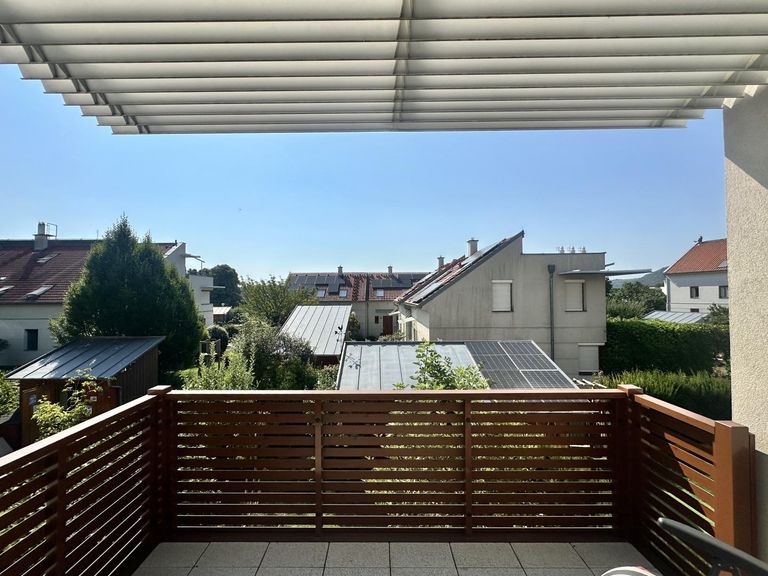 Balkon mit Beschattung