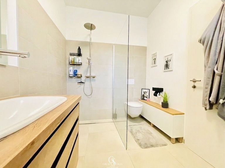 Bad mit WC & Dusche