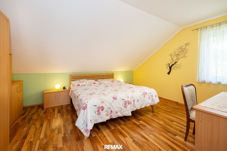 Schlafzimmer 1 OG
