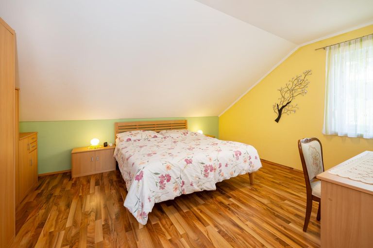 Schlafzimmer 1 OG
