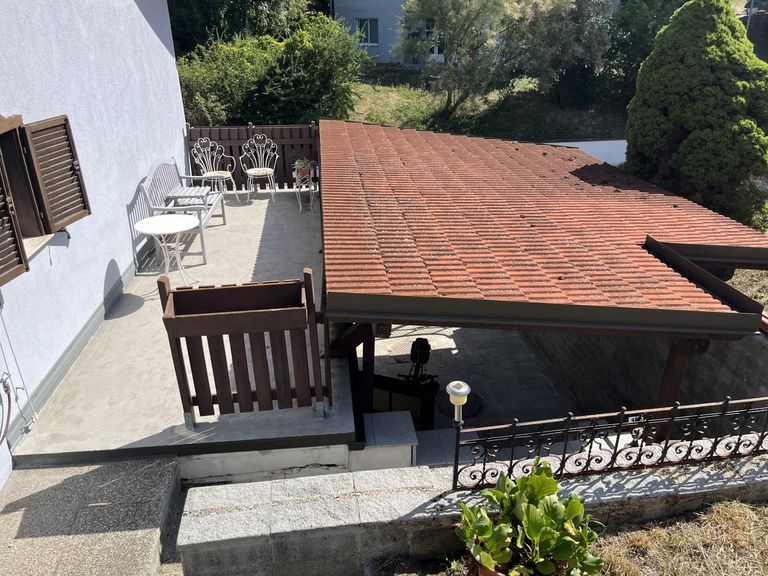 es gibt auch noch eine zweite Terrasse