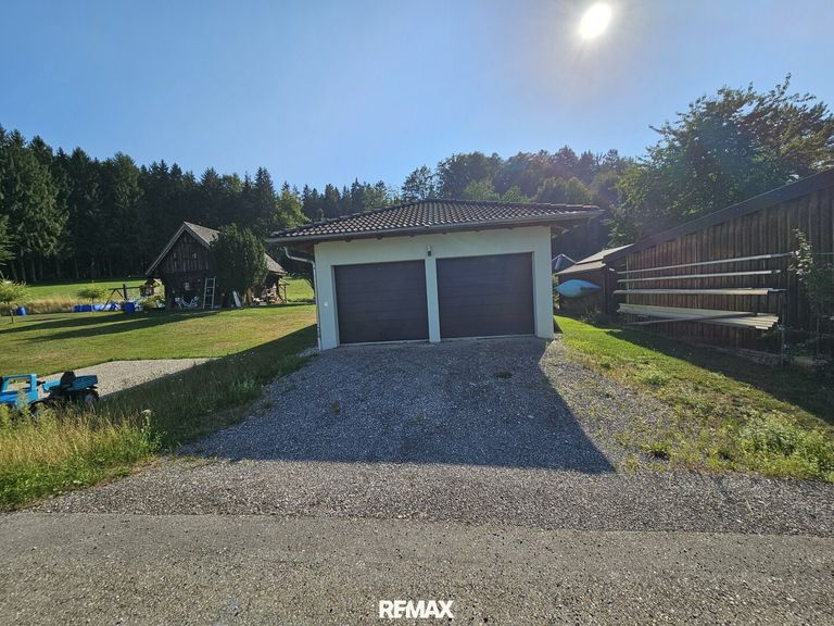 Doppelgarage mit Werkraum