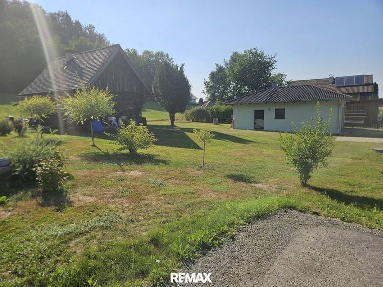 Sommerhaus und Garage