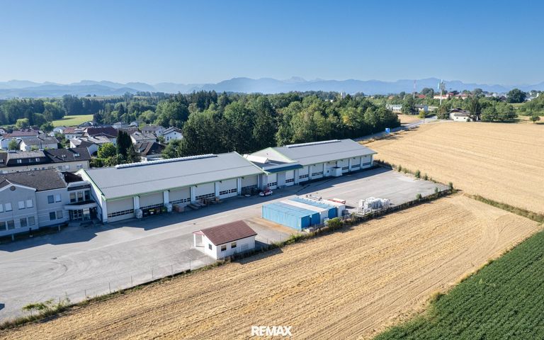 ca. 985 m² Nutzfläche ...