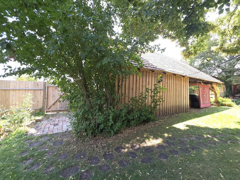 Schuppen im Garten