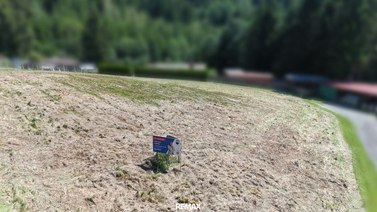 Grundstück