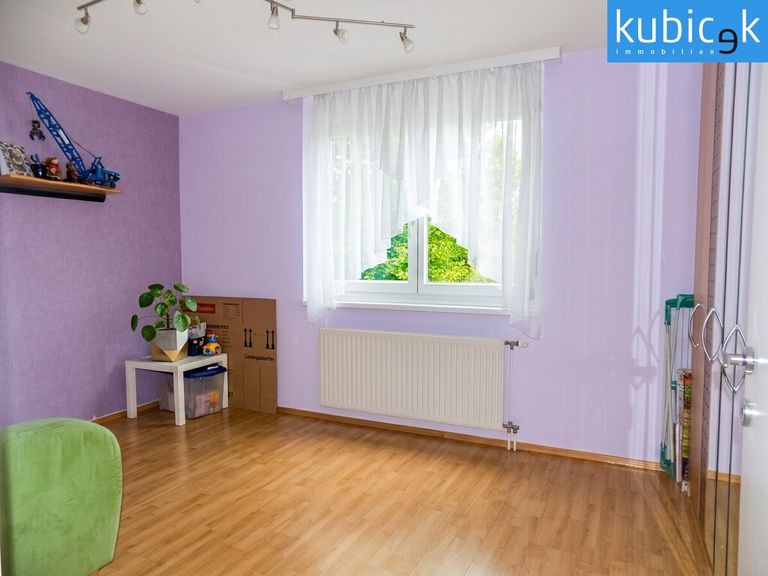 Kinder-/Arbeitszimmer