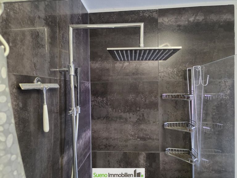 Grosse RainDance-Dusche