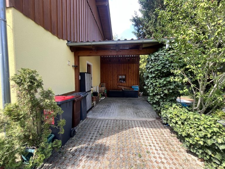 14 Autoabstellplatz