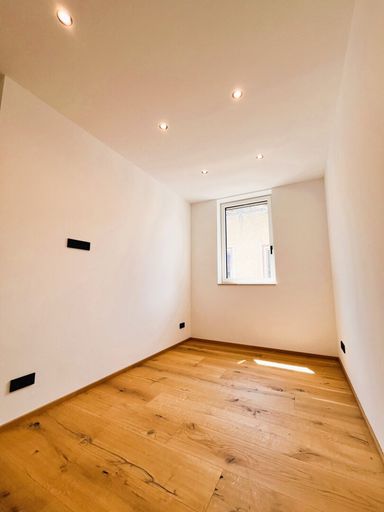 Zimmer 2 mit ca. 9m²