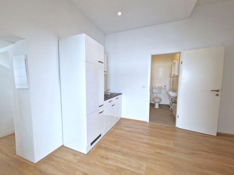 Küche & Badezimmer mit WC