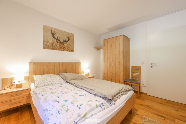 Schlafzimmer 1