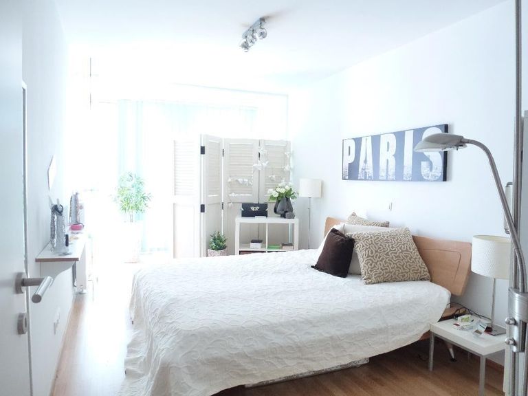 Schlafzimmer (Übergabe OHNE Möbel!!!!)