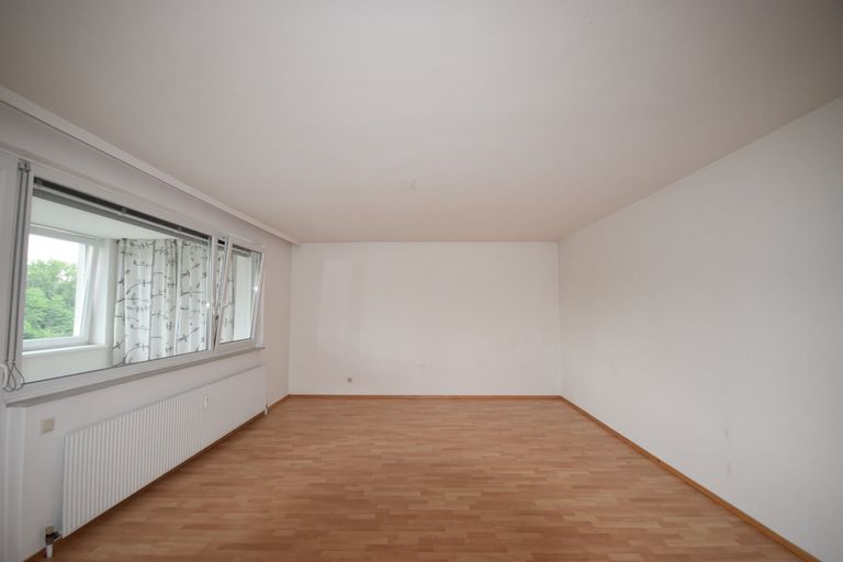 Schlafbereich - Große 3,5 Zimmer Wohnung mit Loggia Miete Bergheim Salzburg